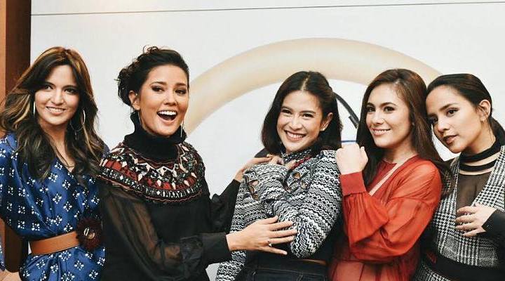 Foto: Potret Cantik Dian Sastro hingga Wulan Guritno Jadi Host di Acara Fashion Kelas Atas