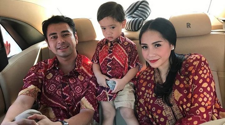 Posting Foto Rafathar Berendam, Netter Kritik Kamar Mandi 