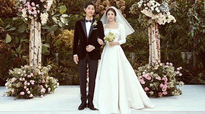 Foto: Keren, Dior Ungkap Pembuatan Gaun Pernikahan Indah Song Hye Kyo