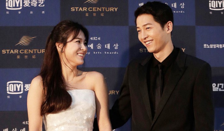 Foto: Mengharukan Banget, Inilah Isi Sumpah Pernikahan Song Joong Ki Buat Song Hye Kyo