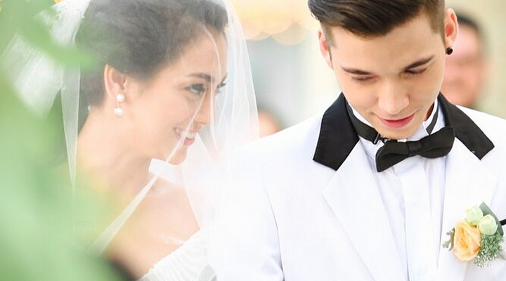 Foto: Celine Evangelista Rayakan Anniversary Pertama, 7 Potret Pernikahannya Ini Buat Publik Baper