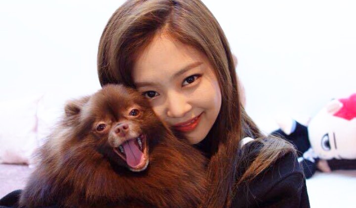 Jennie Black Pink Tampil Seksi Nan Memesona Dengan Lipstik