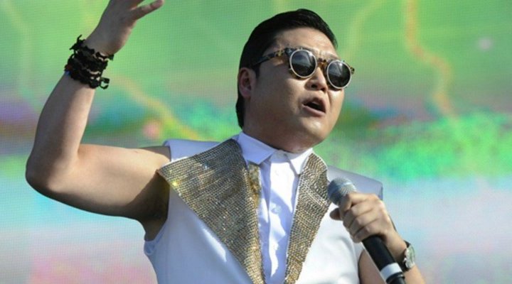 Foto: Konser Akhir Tahun Psy Digelar Sampai Subuh, Fans Malah Girang