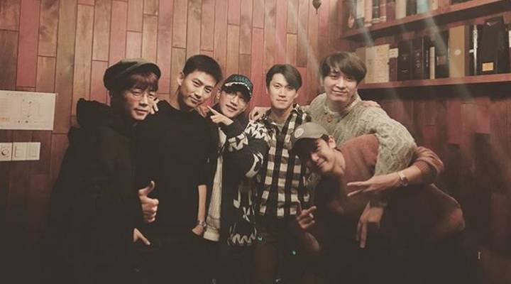Foto: Rayakan Tahun Baru Bersama, Kekompakan 2PM Buat Fans Kagum