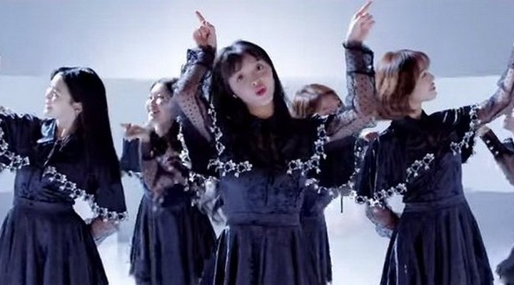 Foto: Resmi Comeback, Oh My Girl Rilis MV Baru 'Secret Garden' 