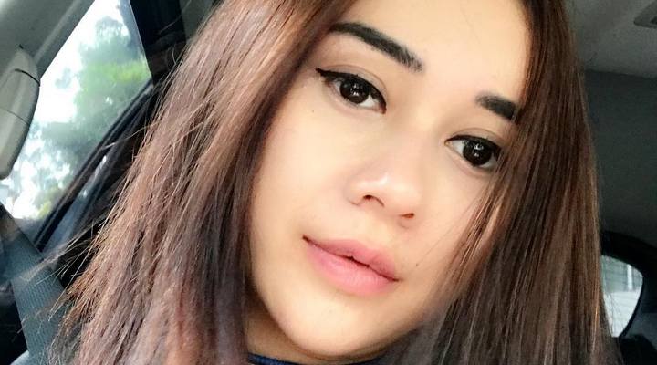 Foto: Unggah Foto Aura Kasih Saat Pose Begini, Caption Lucho Moroz Buat Hati Berdesir