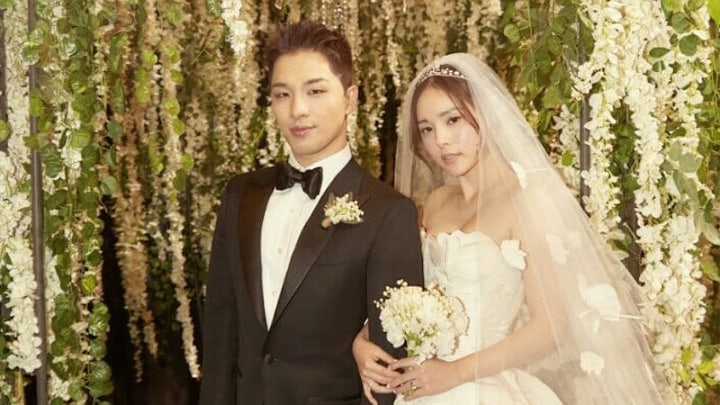 Foto: Intip Romantisnya Taeyang Nyanyikan 'Eyes, Nose, Lips' ke Min Hyo Rin di Hari Pernikahan