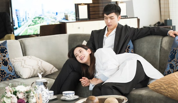 Foto: Teaser Baru 'Hwayugi' Rilis, Oh Yeon Seo Minum Teh Bareng Hingga Tiduran di Pangkuan Lee Seung Gi