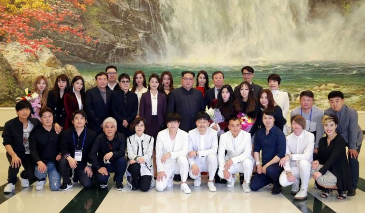 Foto: Inilah Musisi Korea Selatan yang Curi Perhatian Kim Jong Un di Konser Pyongyang, Siapa Saja?