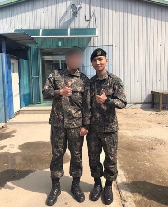 Manisnya Senyum Daesung Big Bang Usai Merampungkan Masa Pelatihan Dasar Militer Selama 5 Minggu