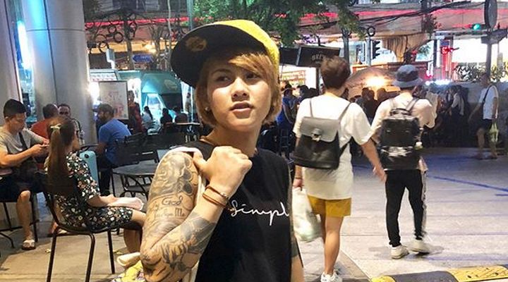 Unggah Foto Pakai Hijab, Evelyn Mantan Istri Aming Minta Unggah Foto Pakai Hijab, Evelyn Mantan Istri Aming Minta