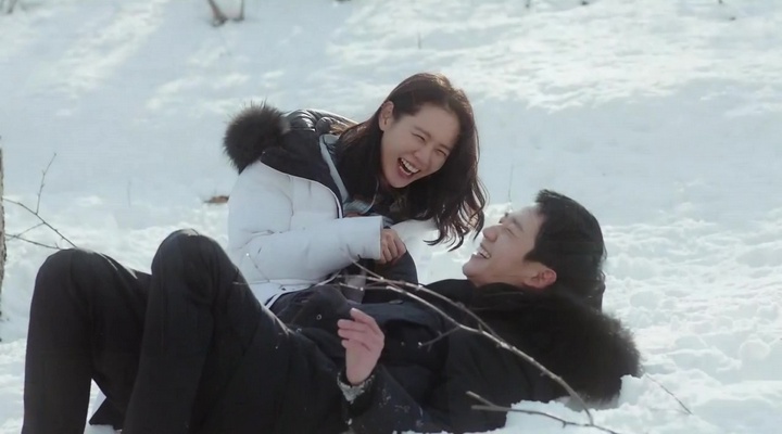 Foto: Jung Hae In & Son Ye Jin Ungkap Adegan Ciuman Favorit di 'Pretty Noona', Penasaran?