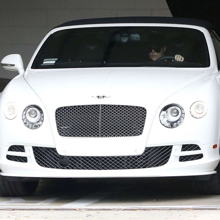 Khloe Kardashian dan Bentley Continental GT
