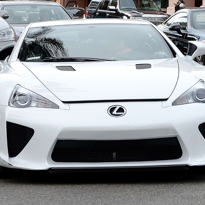 Paris Hilton dan Lexus LFA