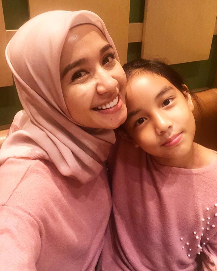 Ngentot anak. Twit ibu dan Anak. Anak Seka ibu.
