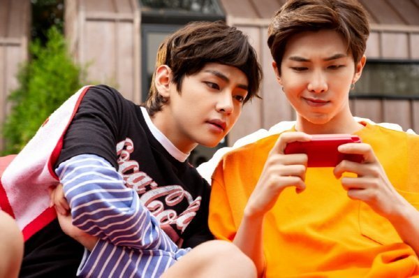 BTS dan Park Bo Gum di iklan minuman