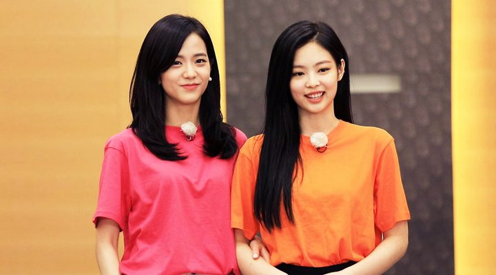 Foto: Intip Ceria dan Manisnya Senyum Jisoo-Jennie Black Pink di Teaser Episode Terbaru 'Running Man'