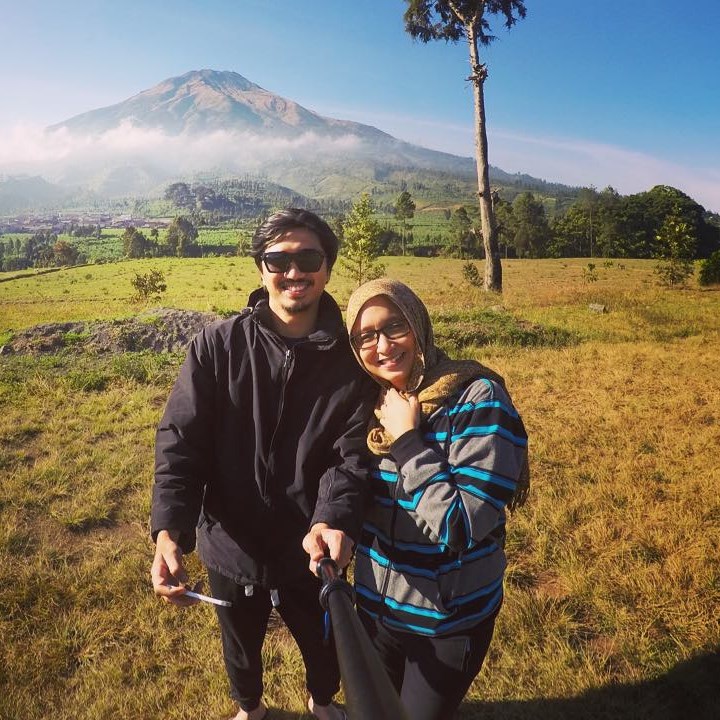 Langgeng, 6 Selebriti Indonesia Ini Menikah dengan Para Vokalis Band