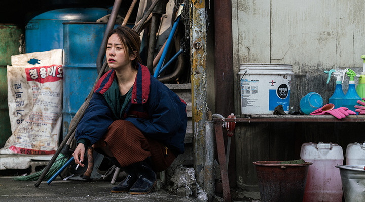 Foto: Totalitas, Han Ji Min Benar-Benar Mabuk Saat Syuting Film 'Miss Baek'