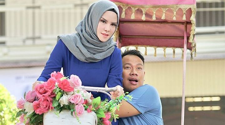 Foto: Tegaskan Pernikahannya Bukan Settingan, Angel Lelga Akui Tak Bisa Kembali Bersatu dengan Vicky