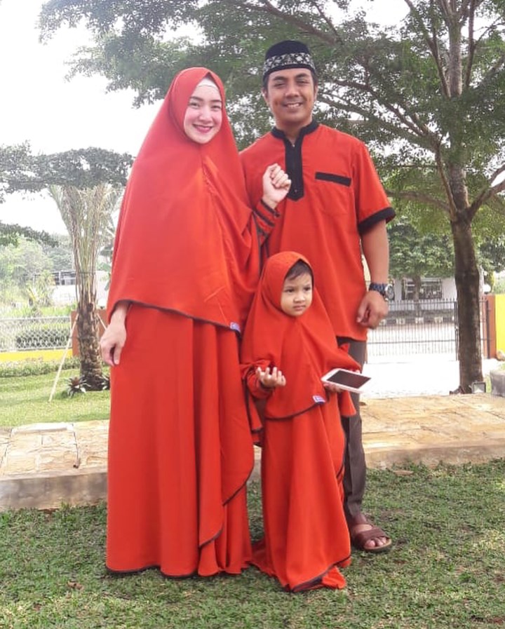 Indri Giana dan Ustaz Muhammad Riza