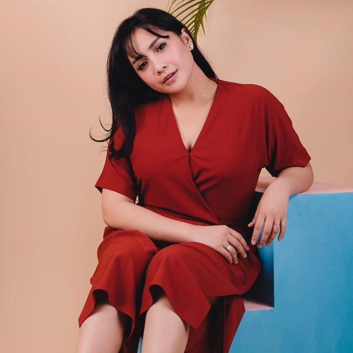 Bergelimang Harta, 9 Artis Indonesia Ini Terkenal Tajir 