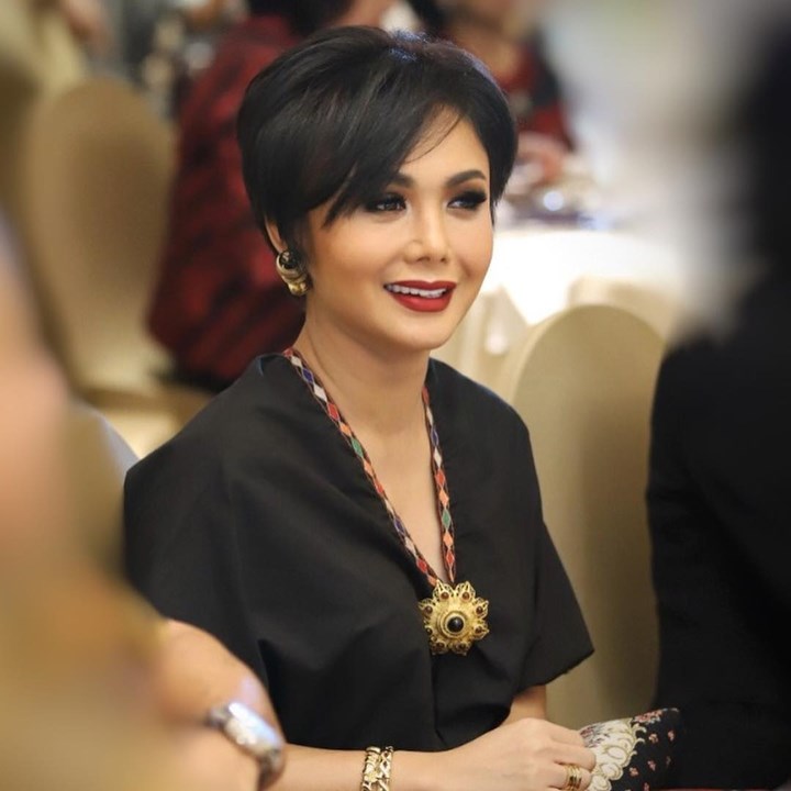 Tetap Cantik dan Seksi di Usia 40 Tahun, 7 Artis Ini 