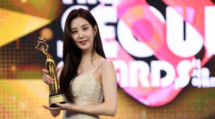 Foto: Terima Penghargaan di The Seoul Awards 2018, Seohyun SNSD Ucapkan Terima Kasih ke Fans
