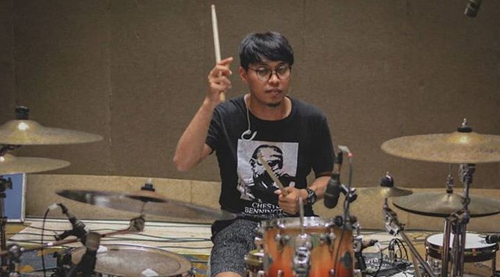 Foto: Ifan Seventeen Tulis Pesan Menyayat Hati, Kenang Sang Drummer yang Meninggal Akibat Tsunami