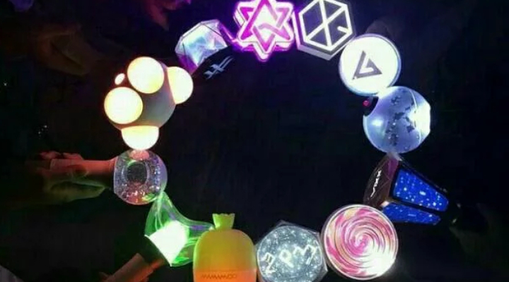 Foto: 10 Light Stick Fandom Grup K-Pop yang Punya Desain Unik, Keren dan Imut Banget