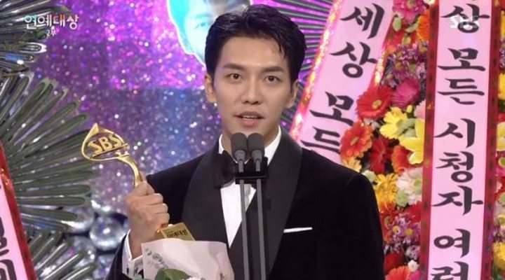 Foto: Lee Seung Gi Bawa Pulang Daesang, Inilah Daftar Pemenang SBS Entertainment Awards 2018