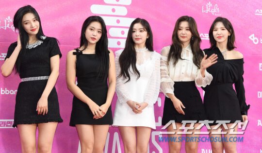 Red Velvet di red carpet