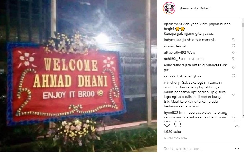 Muncul Karangan Bunga Untuk Ahmad Dhani