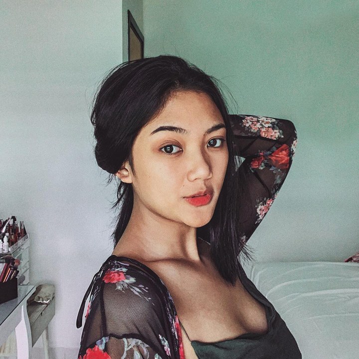 Masih 18 Tahun, Intip 10 Potret Seksi Marion Jola yang