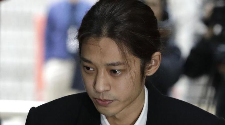 Foto: Blak-Blakan, Reporter Ungkap Hal Menyedihkan yang Ditemukan di Grup Chat Jung Joon Young Cs