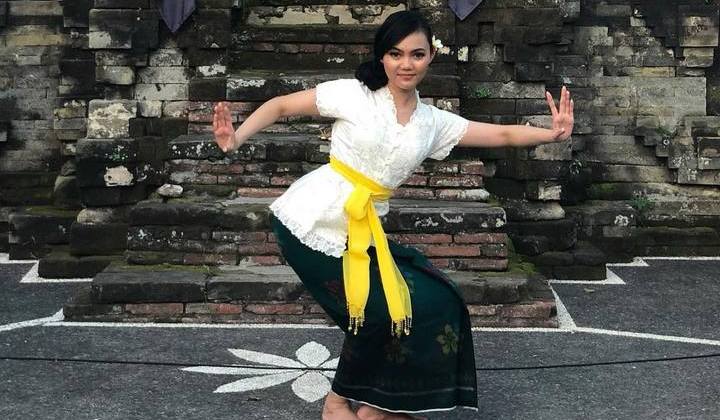 Rina Nose Kembali Pamer Foto Kenakan Hijab, Netter Todong ...