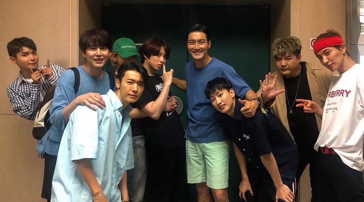 Foto: Semua Member Akhirnya Selesai Wamil, Foto Super Junior Formasi Lengkap Bikin Fans Bahagia