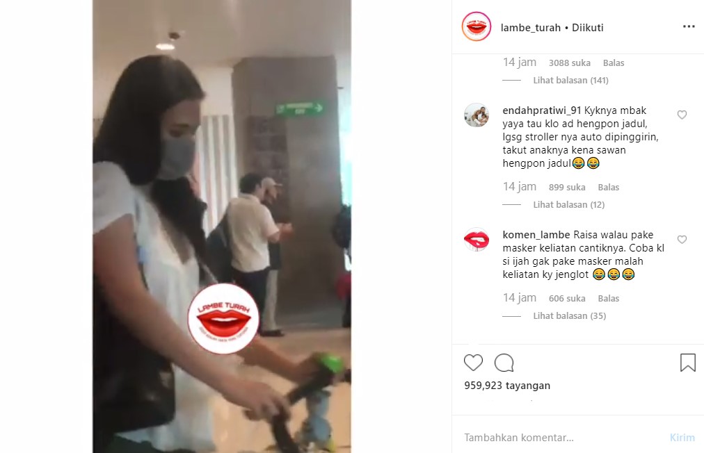 Raisa Kembali Terciduk \'Hengpon Jadul\', Aksi Sigap Pinggirkan Stroller Malah Bikin Ngakak