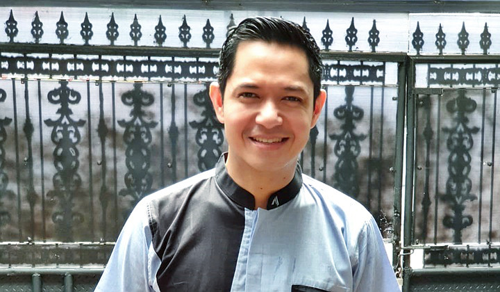 Dude Harlino Mendadak Disebut Punya ‘Kembaran’, Siapa?