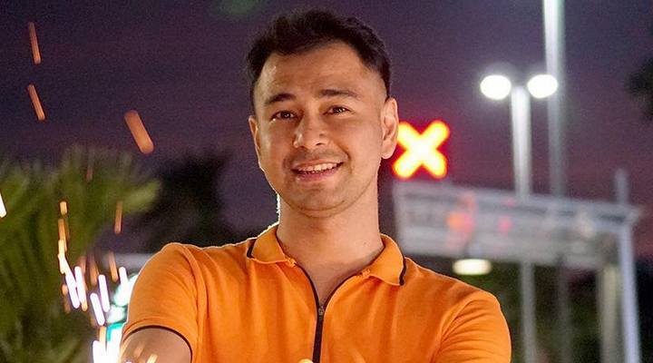 Kembali Sabet Piala Pembawa Acara Terpopuler Raffi  