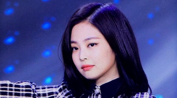 Perdana Tampil dengan Gaya Rambut Pendek Jennie BLACKPINK  