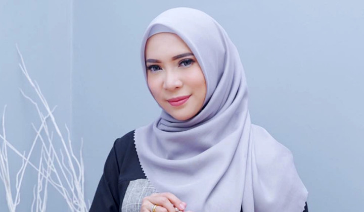 Fitri tropica melahirkan