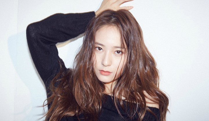 Seksi dengan Gaun Kemben di Acara Blue Dragon Awards ...