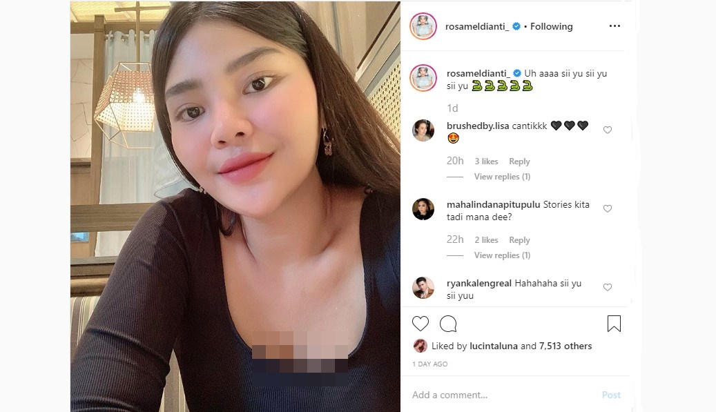 Tak Kapok Dihujat, Rosa Meldianti Pamer Belahan Dada Auto