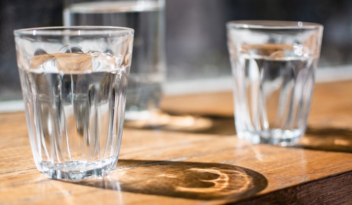 Foto: 7 Hal Ini Buktikan Terlalu Banyak Minum Air Mineral Tak Bagus Bagi Tubuh, Percaya?