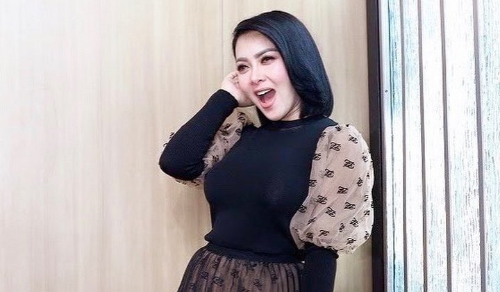 Usai Bercengkerama, Syahrini Lantang Sebut Nenek-Nenek ...