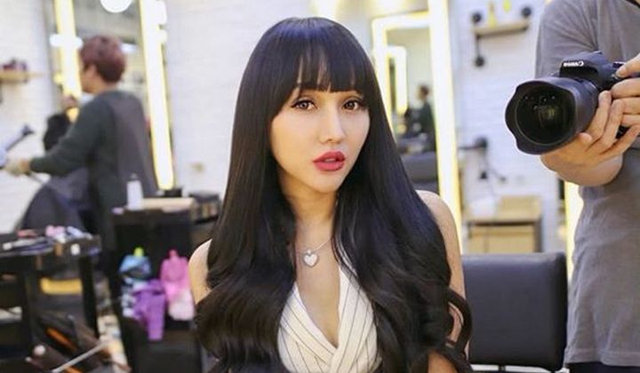 Bayar Filler Bibir dan Dagu Pakai Uang Cash, Lucinta Luna Auto Kena Cibir