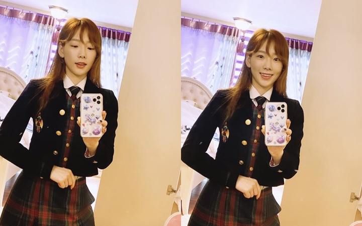 Tae Yeon PD Pakai Seragam Sekolah Meski Sudah ‘Berkepala Tiga’