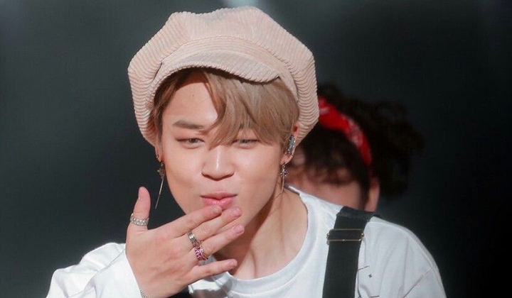 Bibir ‘Kenyal’ Jimin BTS Saat V Live Sambil Makan Sukses Bikin Jantungan