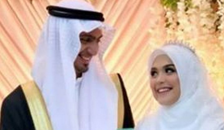 Nikah Ditengah Pandemi Corona, Vebby Palwinta Diberi Mahar ...